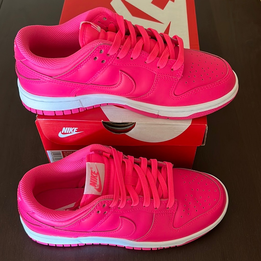 Women’s Nike Dunk Low ‘Hyper Pink’